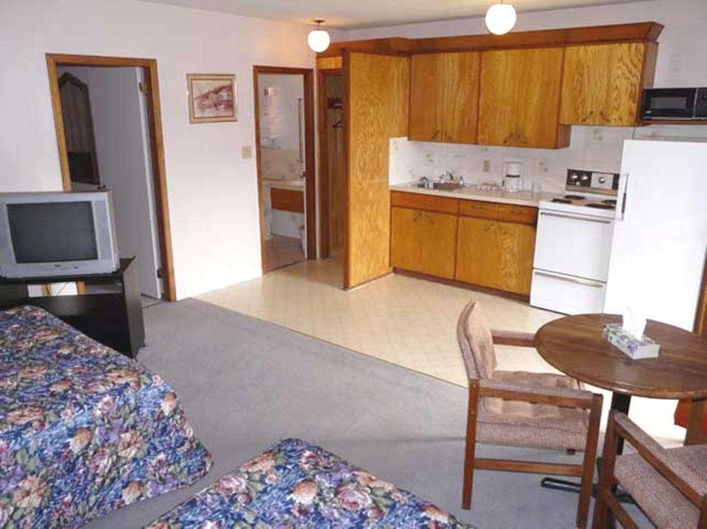 A-1 Alberni Inn ポート・アルバーニ 部屋 写真