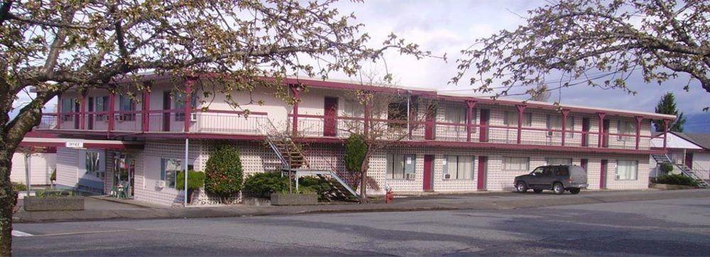 A-1 Alberni Inn ポート・アルバーニ エクステリア 写真