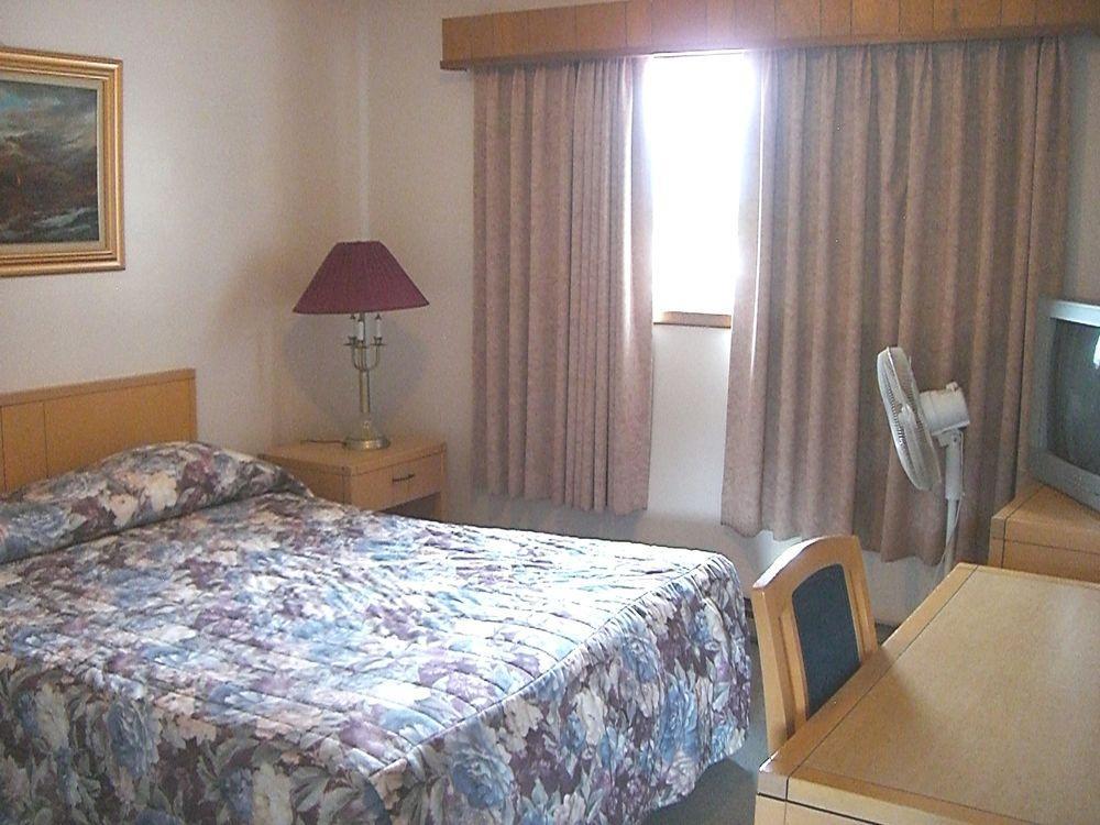 A-1 Alberni Inn ポート・アルバーニ エクステリア 写真