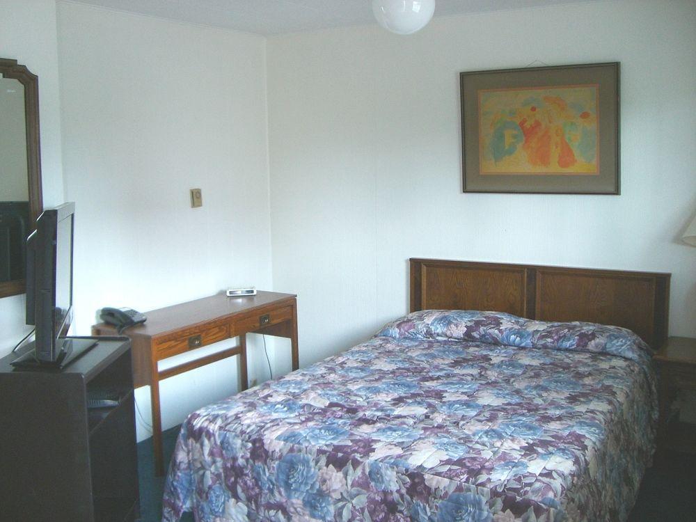 A-1 Alberni Inn ポート・アルバーニ エクステリア 写真