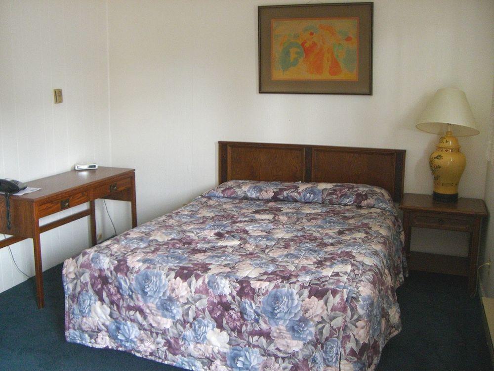 A-1 Alberni Inn ポート・アルバーニ エクステリア 写真