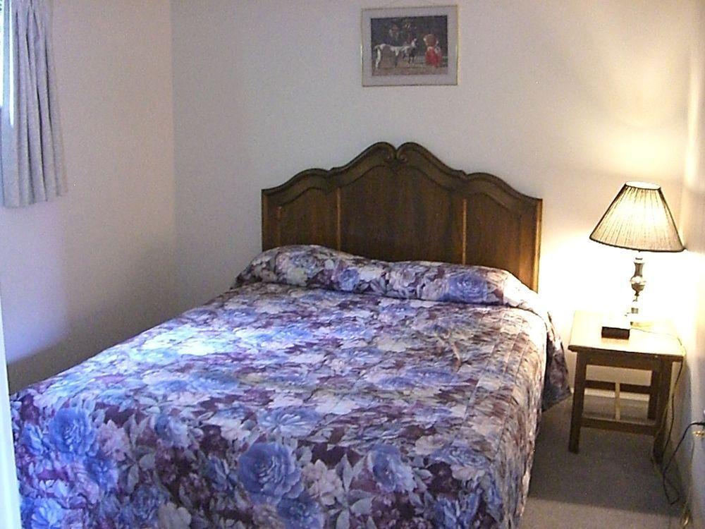 A-1 Alberni Inn ポート・アルバーニ エクステリア 写真