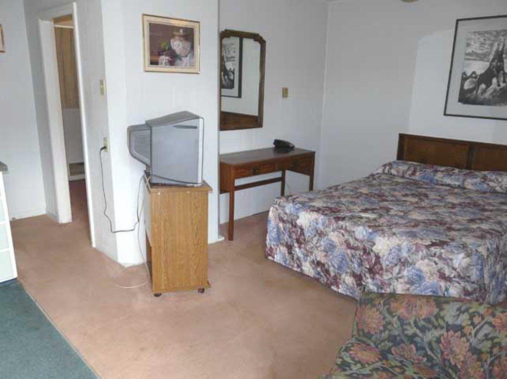 A-1 Alberni Inn ポート・アルバーニ エクステリア 写真