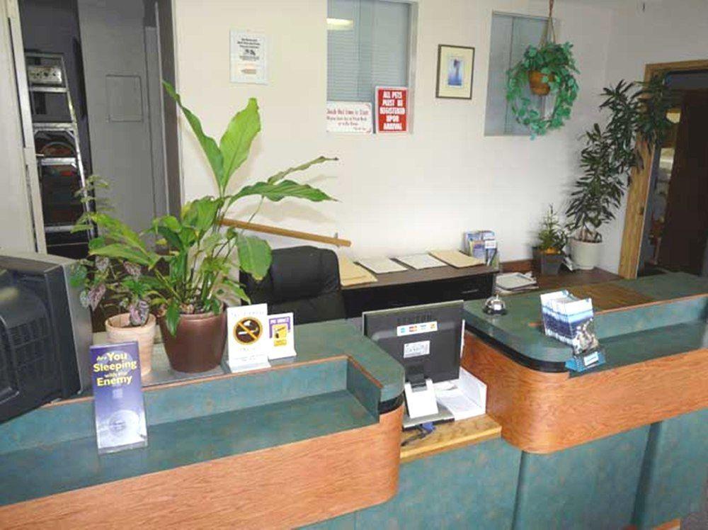 A-1 Alberni Inn ポート・アルバーニ エクステリア 写真