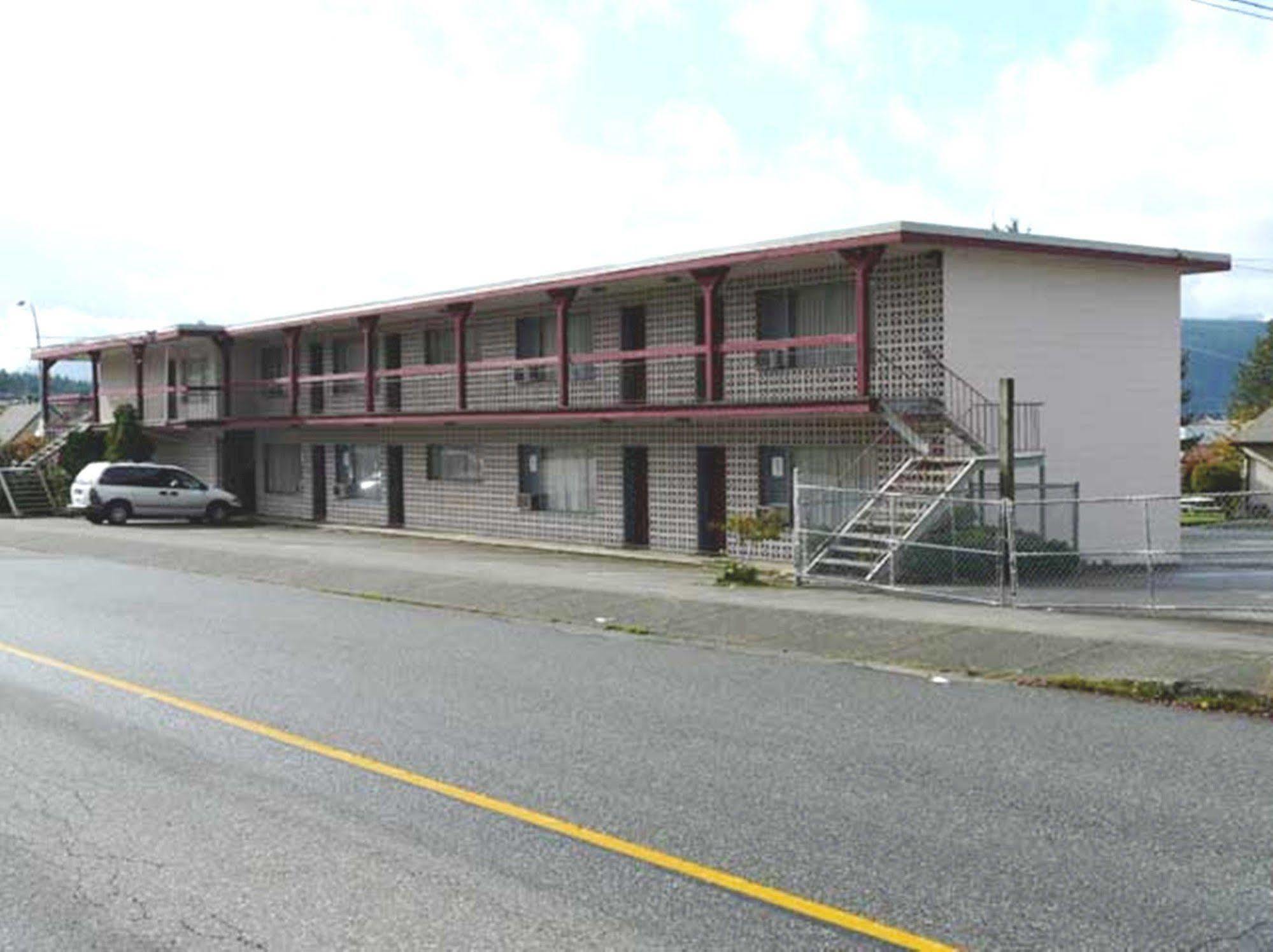 A-1 Alberni Inn ポート・アルバーニ エクステリア 写真