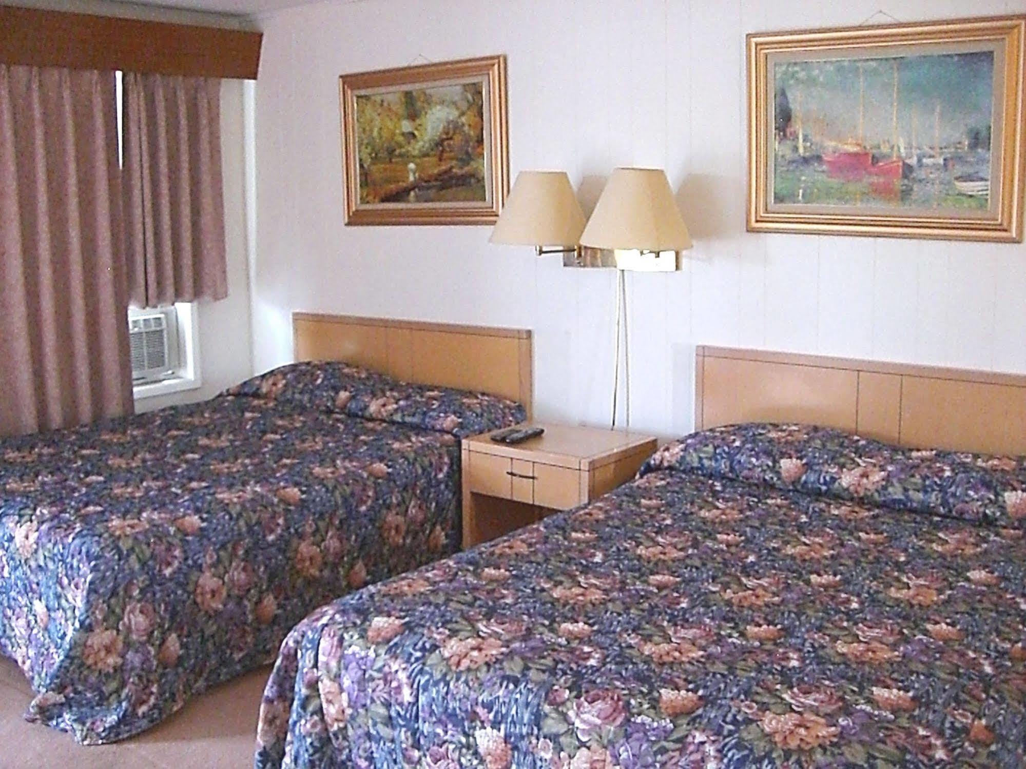 A-1 Alberni Inn ポート・アルバーニ エクステリア 写真