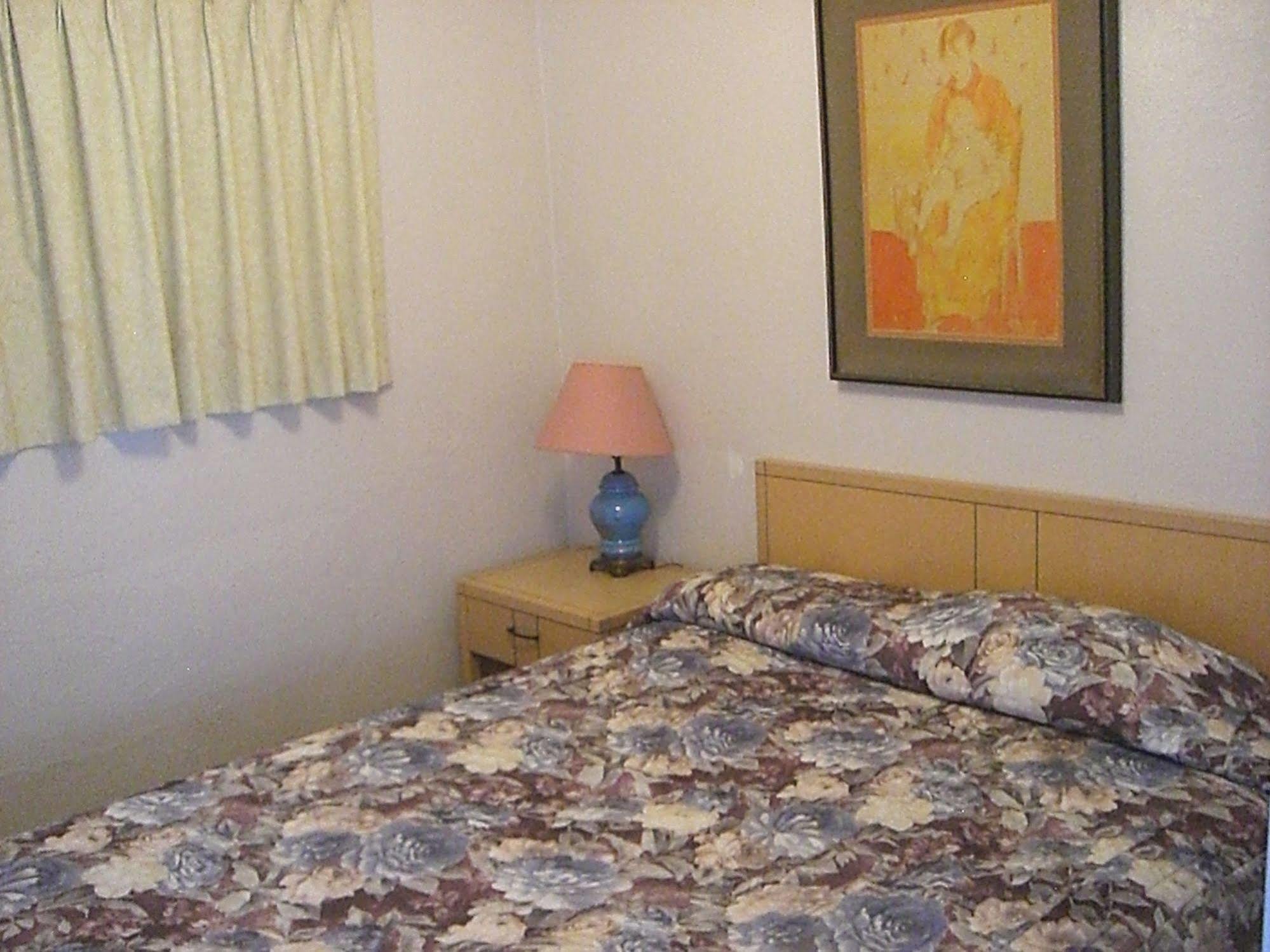 A-1 Alberni Inn ポート・アルバーニ エクステリア 写真