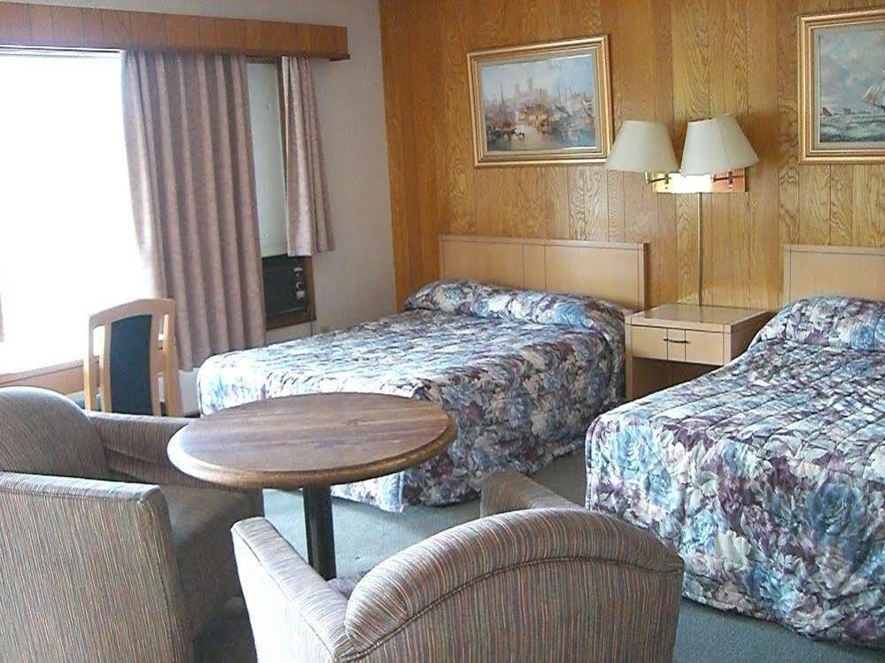 A-1 Alberni Inn ポート・アルバーニ エクステリア 写真